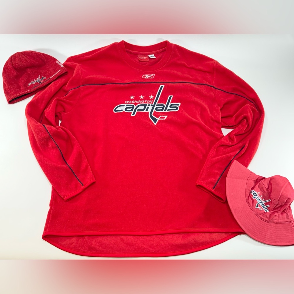 Washington Capitals Reebok Fleece Men’s XL Long Sleeve Shirt w/ Two Hats  READ !